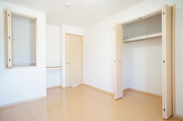 ヴィラ・フォレストAの物件内観写真